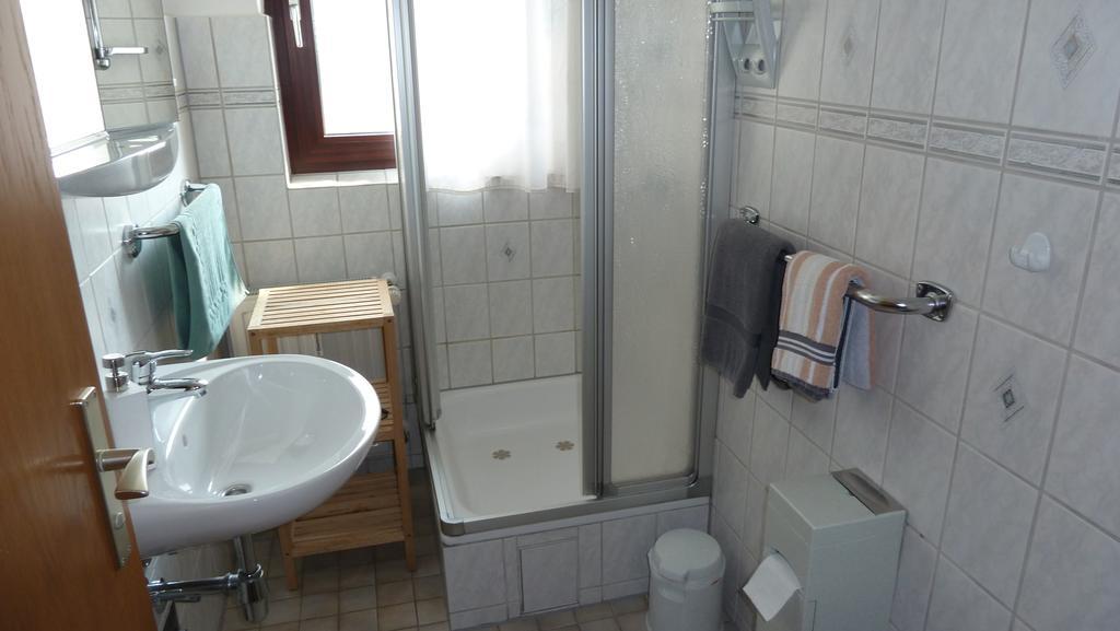 Landhaus Harzblick Guest House กอสลาร์ ห้อง รูปภาพ