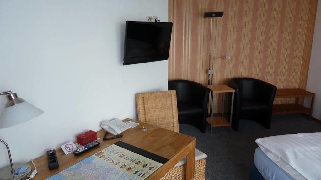 Landhaus Harzblick Guest House กอสลาร์ ภายนอก รูปภาพ